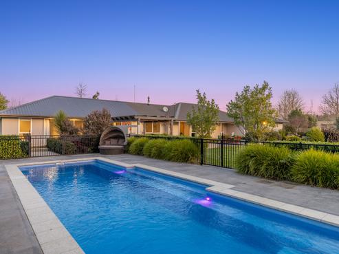 10 Eves Valley Road, Brightwater