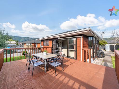2/8 Hewer Crescent, Naenae