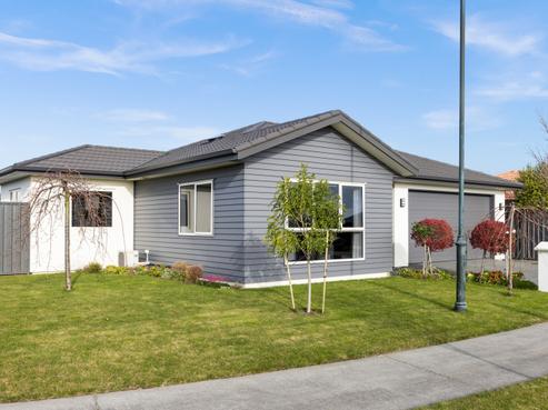 12 Rotoiti Way, Poraiti