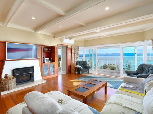 31 Grenville Terrace, Moana