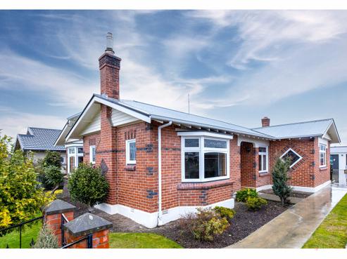208 Otipua Road, West End