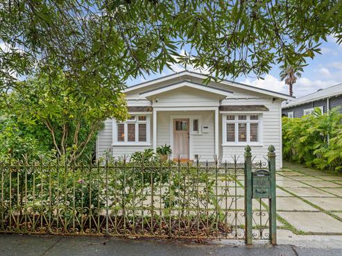 8 Warwick Avenue, Westmere