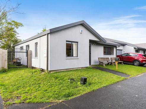11F Sturges Road, Henderson