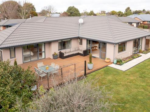 9 The Stables, Woodend