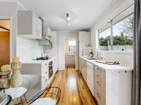 15 Hewlett Road, Massey