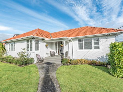 4 Dickson Crescent, Saint Johns Hill