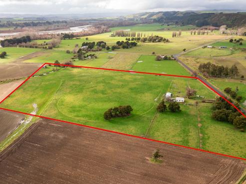 751 Pryces Line, Halcombe