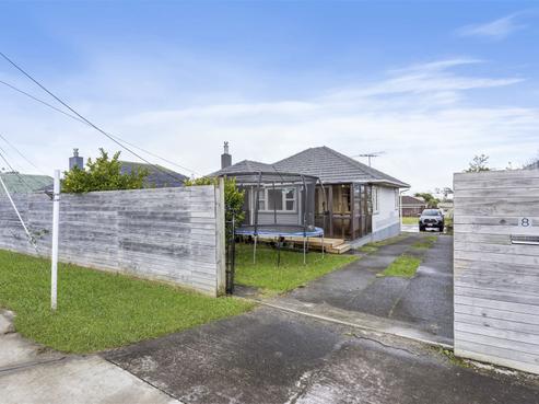 8 Strid Road, Te Atatu South