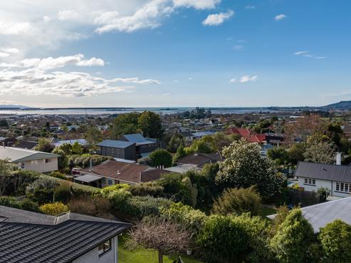 4 Farnham Drive, Richmond