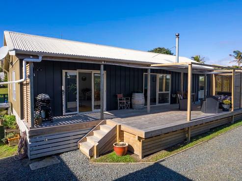 12 Peninsula Parade, Mangonui