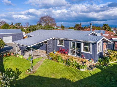 9 Skipage Grove, Featherston