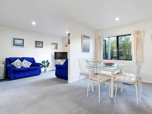 10/70 Fernhill Way, Oteha
