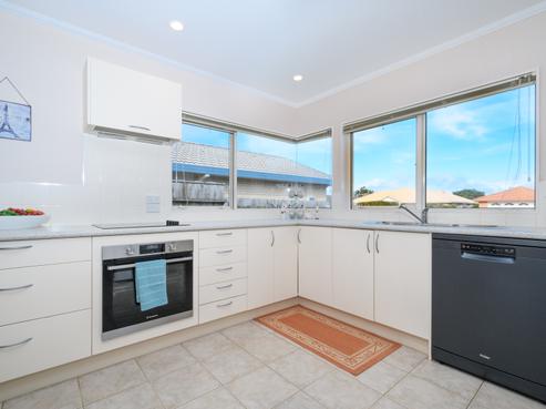 16 Chalmers Close, Orewa