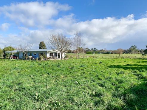 28 Leeton Drive, Waipukurau and Surrounds