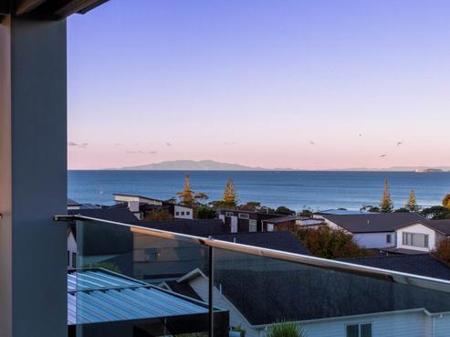 32 Bearing Parade, Long Bay