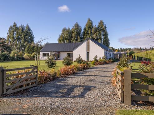 17 Churchlea Place, Darfield
