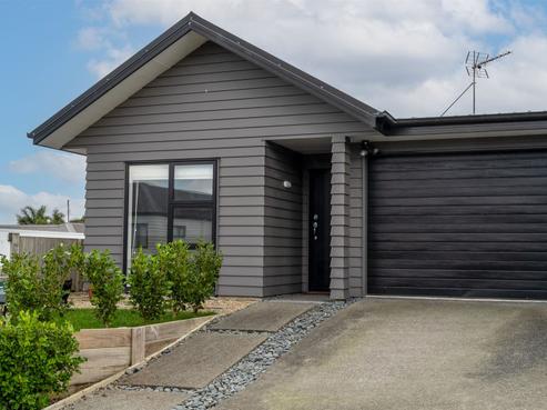 10 Onukutara Place, Huntington