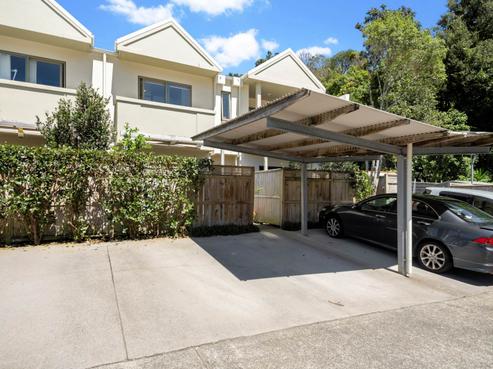 75/21 Hunters Park Drive, Three Kings