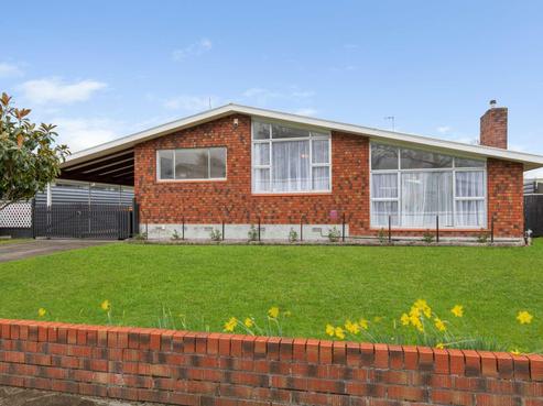 8 Abraham Crescent, Milson