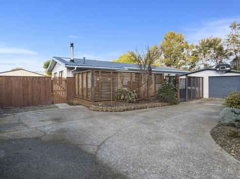 9 Laredo Grove, Totara Park
