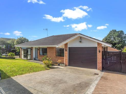 1/2 Channing Crescent, Botany Downs