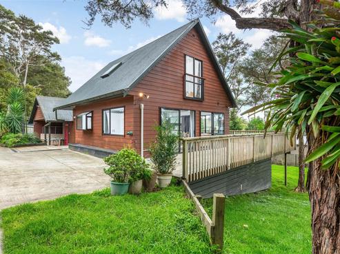 87B Kaurilands Road, Titirangi