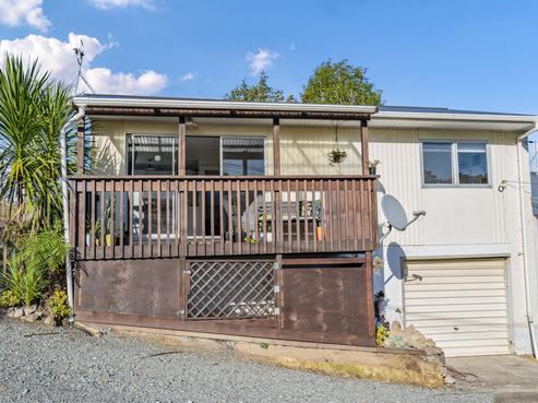 16B Memorial Drive, Parahaki