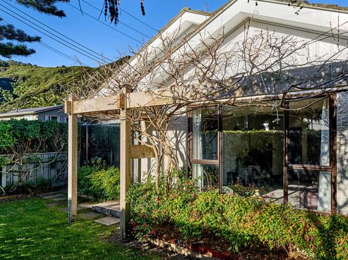 10 Nikau Street, Eastbourne