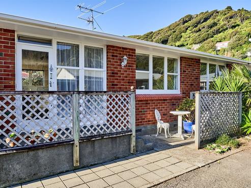 3/415 Muritai Road, Eastbourne
