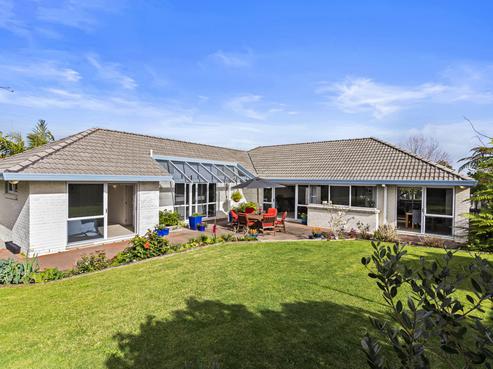 48 Bob Charles Drive, Golflands