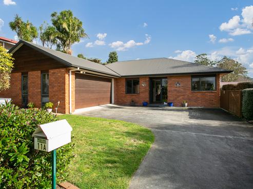 11A Fairburn Place, Leamington