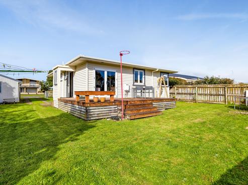 6 Brookes Terrace, Waitara