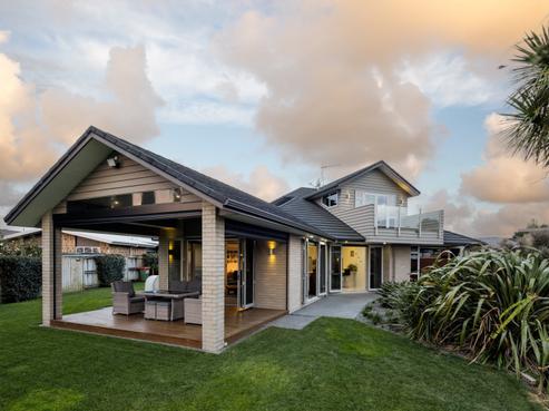142 Saint James Drive, Huntington
