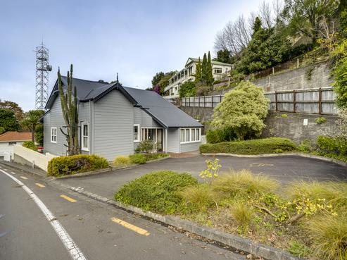 24 Shakespeare Road, Napier Hill