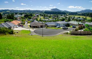 13 Eileen Stephens Place, Tikipunga