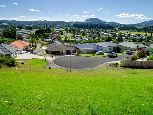 13 Eileen Stephens Place, Tikipunga