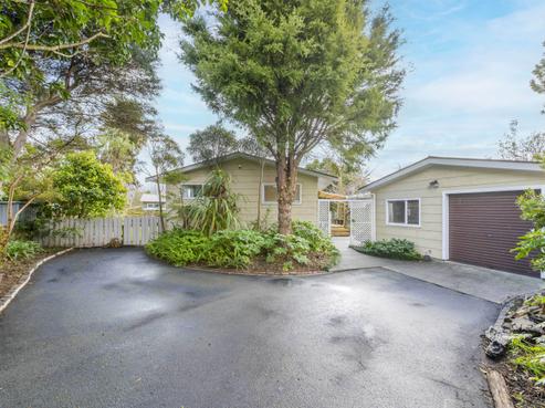 5 Larch Grove, Paraparaumu