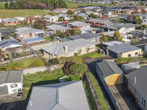66 Forfar Crescent, Rockdale