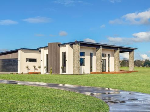 65 Livingstone Road, Ngahinapouri