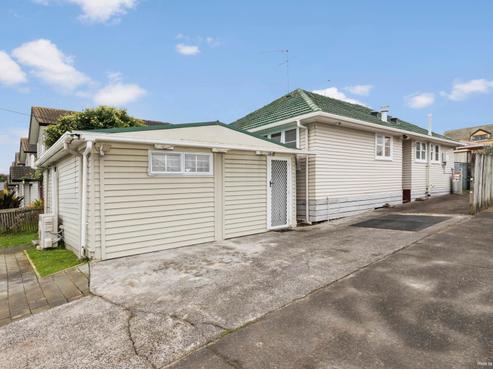 29 Carr Road, Three Kings