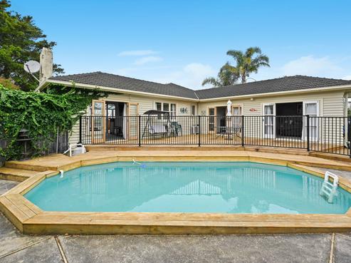 118 Tuhikaramea Road, Dinsdale