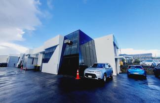 214sqm Road Front Warehouse!