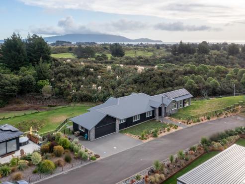20 Te Heke Place, Waikanae