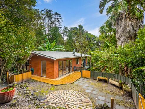 56 Tanekaha Road, Titirangi