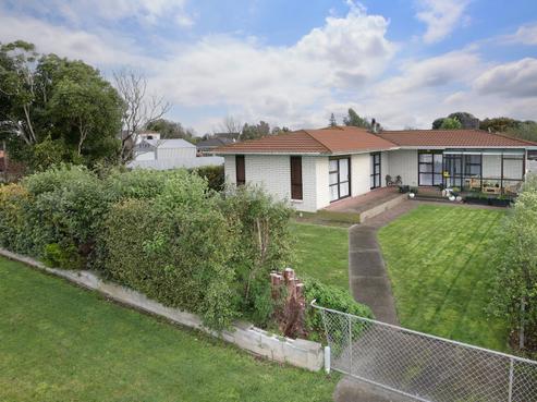 2 Walker Crescent, Bulls