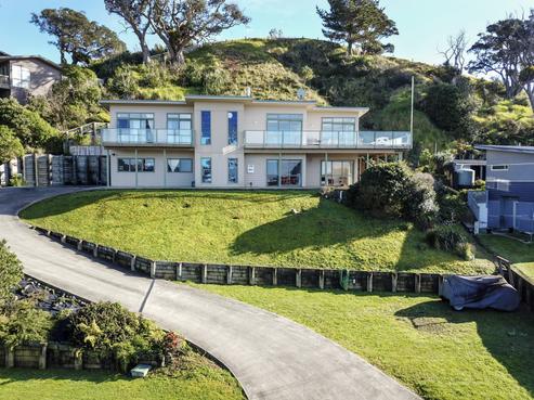 4 Motutara Road, Oakura Coast