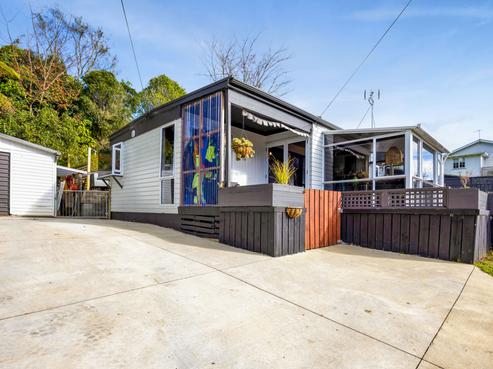 1 Nikorima Street, Urenui