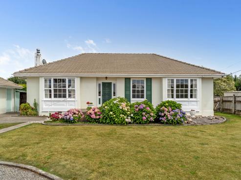 3 Tauherenikau Road, Greytown
