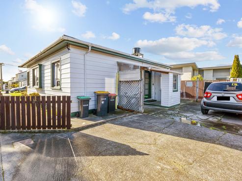 8 Grassmere Street, Papanui