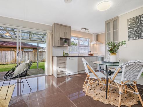 2/4 Kirrama Place, Conifer Grove